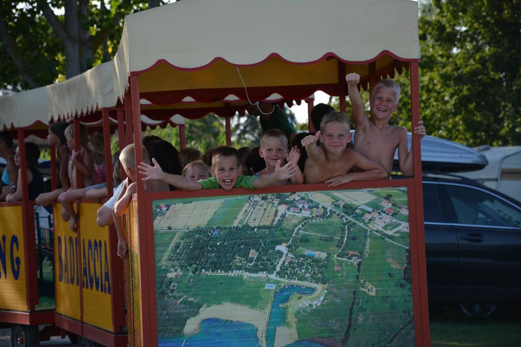 Badiaccia Village Camping Кастільйоне-дель-Лаго Екстер'єр фото